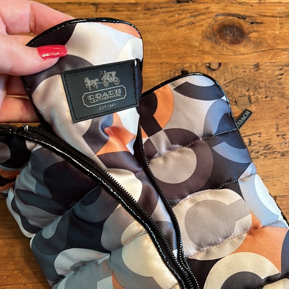 SALE‼️Coach puffy - Picture 9 of 9